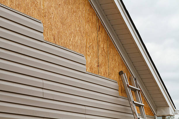 Professional Fiber Cement Siding technician working in Wellington, OH